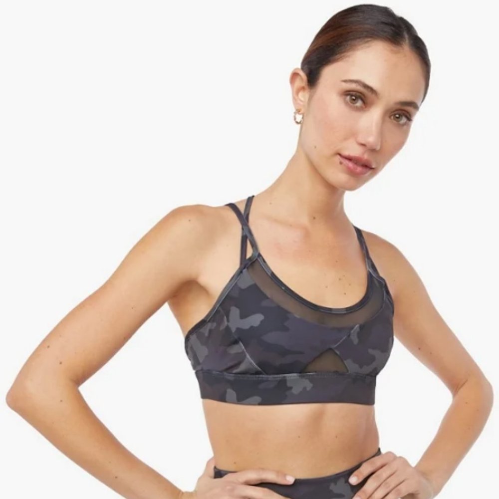 JustFab Women's Crisscross Mesh Sports Bra in Black Camo Size M NWT $48